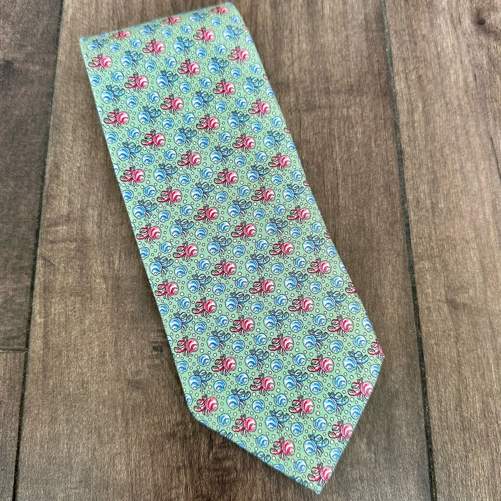 Vineyard Vines Hermit Crabs Men’s Tie - 100% Silk - Seashell Tie / Beach Tie